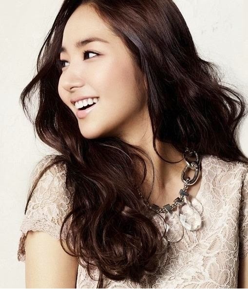 Model gaya potongan rambut  segi  panjang ala artis korea  