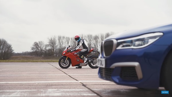 BMW M760Li  Vs Ducati Panigale