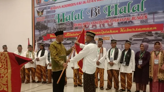 Gubernur Mahyeldi Kukuhkan Kepengurusan Bako IKK Padang Jabodetabek Periode 2019-2023