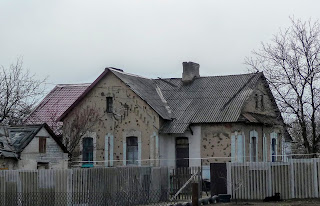 Зупинний пункт Чунишине Краснолиманської дирекції Донецької залізниці. Житловий будинок