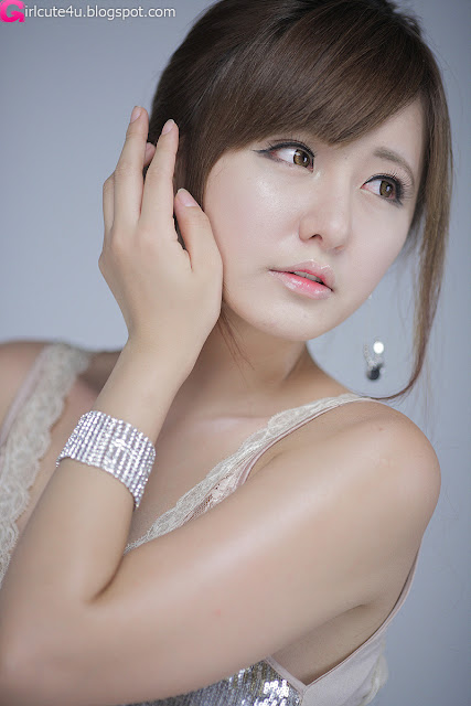 Ryu-Ji-Hye-V-Neck-Sequin-Dress-07-very cute asian girl-girlcute4u.blogspot.com