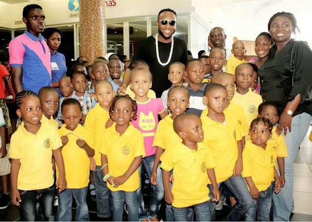 Kcee Celebrates With The Kids