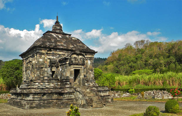  Masehi telah banyak mempengaruhi aspek kehidupan masyarakat Nusantara pada masa silam 7 Candi Peninggalan Agama Budha, Keterangan, dan Gambarnya