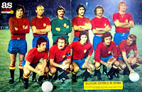 Selección de ESPAÑA - Temporada 1975-76 - Ramos, Marcial, Miguel Ángel, Benito, Capón, Migueli; Solsona, Pirri, Santillana, Del Bosque y Rexach - ESPAÑA 2 (Pirri y Capón), DINAMARCA 0 - 12/10/1975 - Eurocopa de Yugoslavia 1976, fase de clasificación - Barcelona, campo de Sarriá - Alineación: Miguel Ángel; Ramos, Migueli, Benito, Capón; Pirri, Marcial, Del Bosque (Asensi, 46'); Solsona, Santillana y Rexach (Churruca, 66')