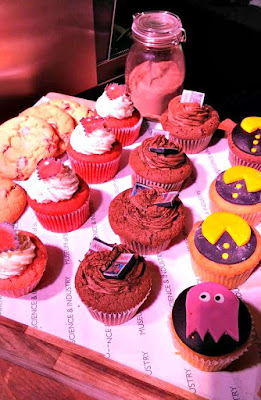 pacman, minecraft, atari, cakes, playit