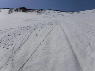 沢の急斜面。