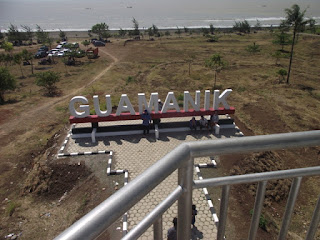 Pantai Gua Manik Jepara