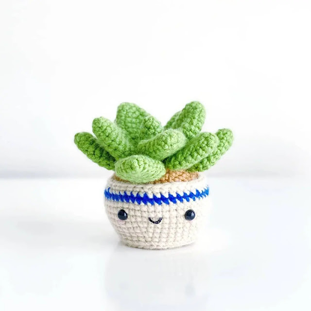 Amigurumis de Plantas Tejidas por @knotmonster