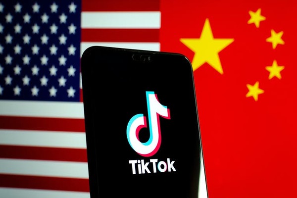 تقارير: الصين تفضل إغلاق TikTok على بيعه لشركة أمريكية