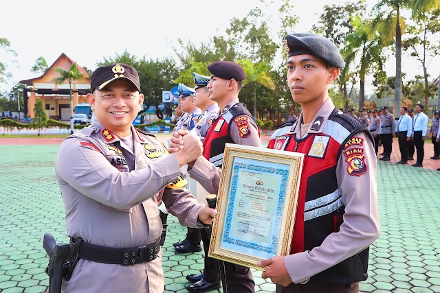 Ini Nama Personil Polres Siak yang Diberi Penghargaan Kapolres