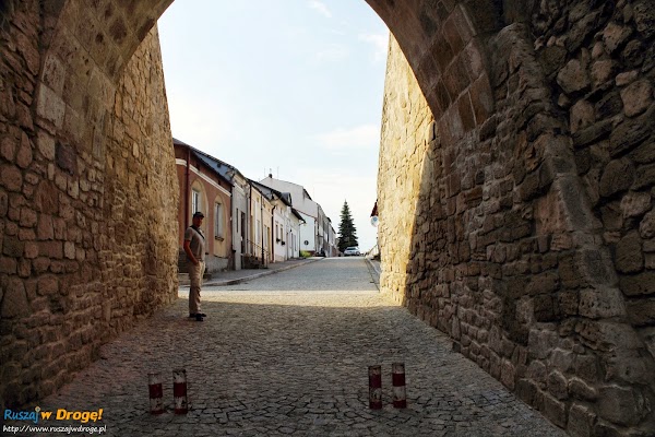 Szydłów - widok pod bramą krakowską