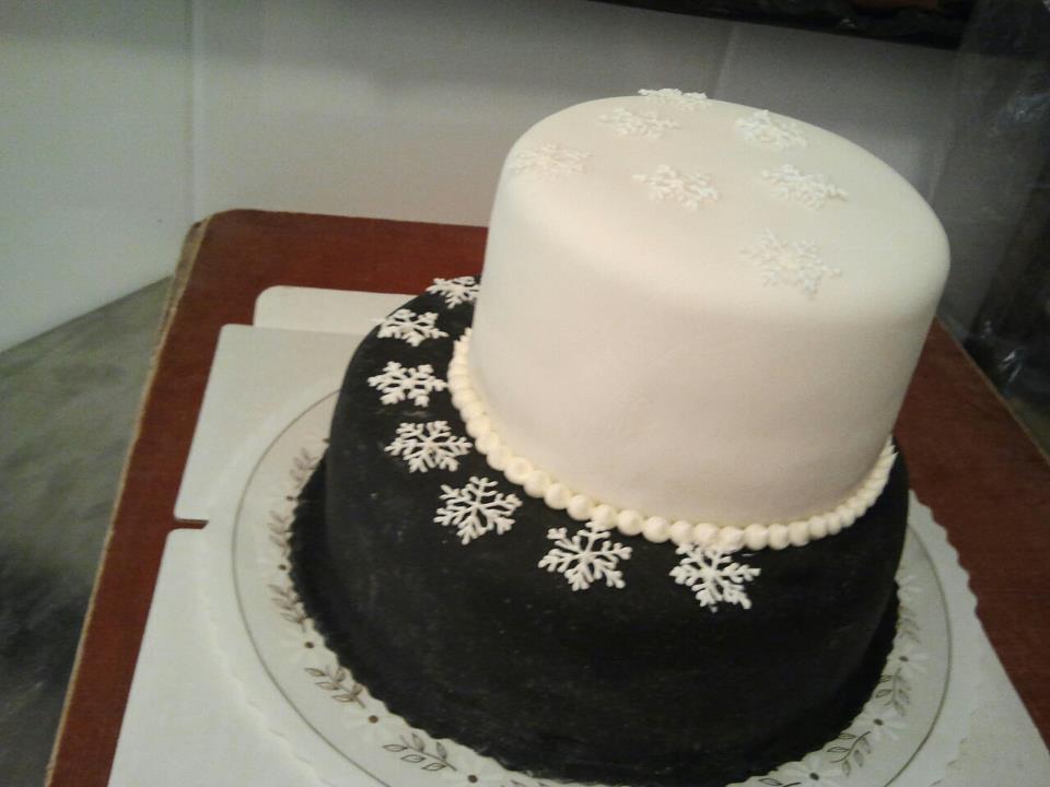 I made a black and white wedding cake in school