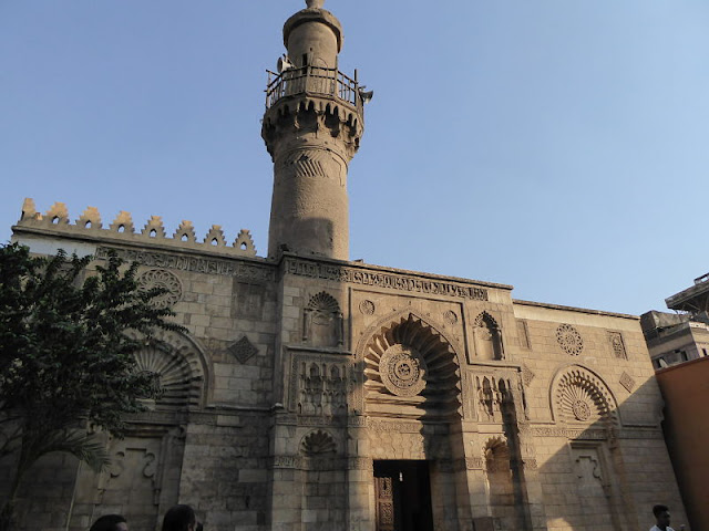 facciata della moschea di Al-Aqmar al Cairo