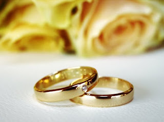 Simple Golden Wedding Ring