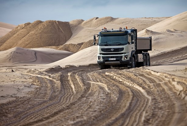 Mobil Truk Pasir New Volvo FMX