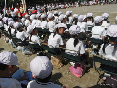 運動会の記録はデジカメとビデオのどっちか,The record of the sports day is either a digital camera or a video,运动会的记录使用数码相机还是录像机好