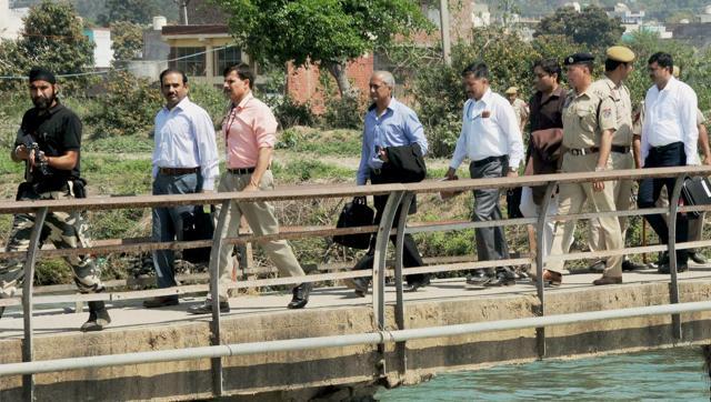 GOVT THROWS OUT PAK PROVIDES DETAILS REGARDING PATHANKOT JIT, ANTICIPATES ISLAMABAD'S RESPONSE - NEWS IN INDIA