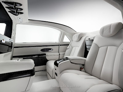 Great luxury car with plenty of options! Maybach Landaulet breaks cover.