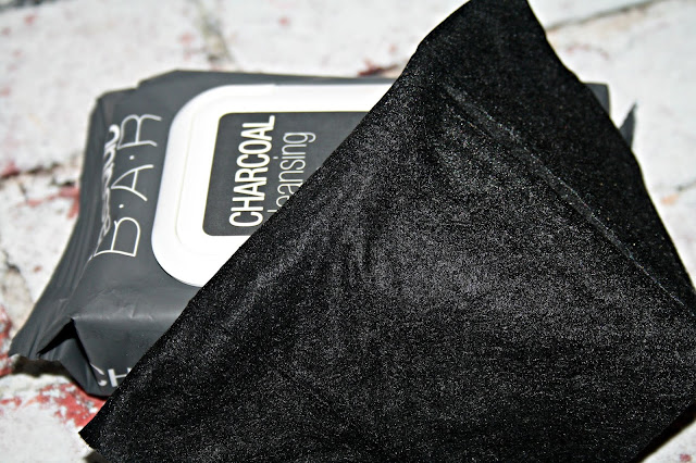 MasqueBAR Charcoal Cleansing Wipe