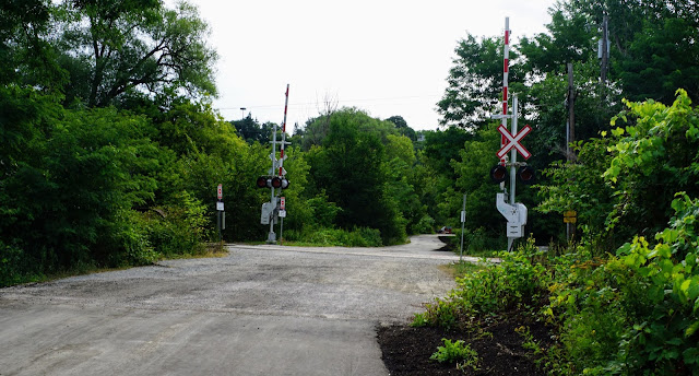 Rail Crossing to Lower Don Trail