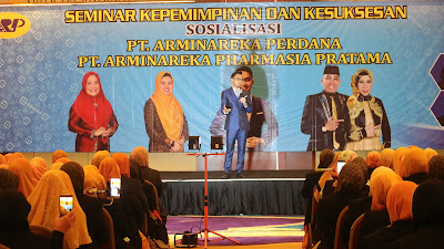 Motivator Muslim Indonesia Memberikan Seminar Motivasi Islami untuk 1.000 peserta dari Travel Arminareka Perdana Edvan M Kautsar