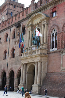 Piazza Maggiore em Bolonha Itália