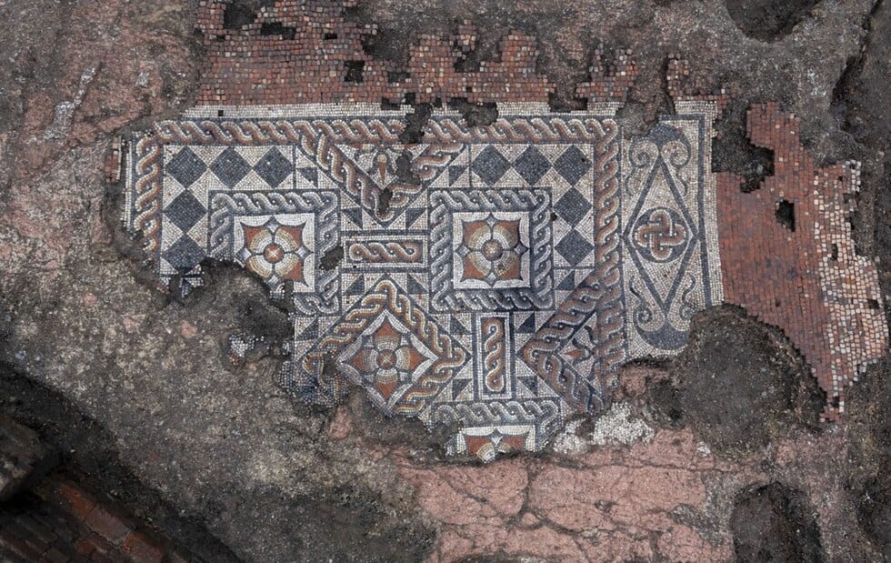 «Απίστευτα σπάνιο» ρωμαϊκό μαυσωλείο αποκαλύφθηκε στο Λονδίνο