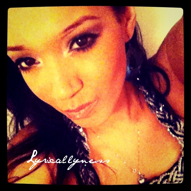jennifer lopez on the floor makeup. LOVE MISS JENNIFER LOPEZ!