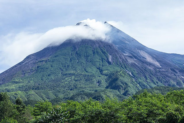 7 Puncak Gunung Tertinggi Di Jawa Tengah