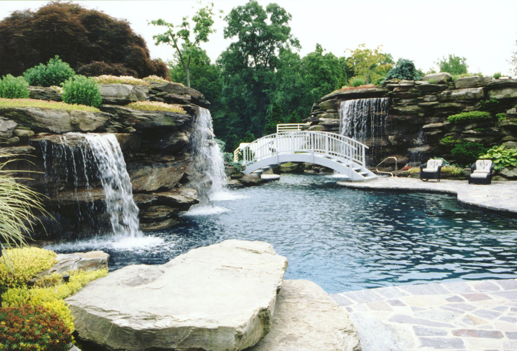 Swimming Pool Water Features