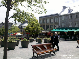 Eastern Canada Road Trip | Old Montreal | Place Jacques-Cartier and Nelson Monument