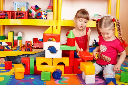 Giáo án chương trình đổi mới Đề tài: Chơi với đồ chơi dạng hình khối Giáo án chương trình đổi mới Đề tài: Chơi với đồ chơi dạng hình khối