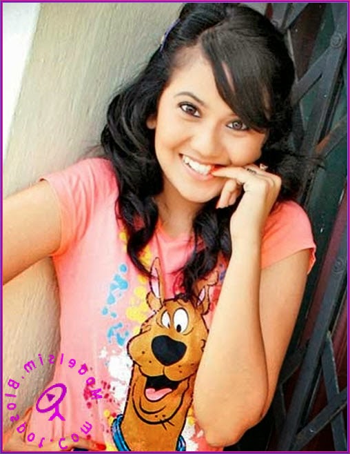 Roopal Tyagi desktop Wallpapers