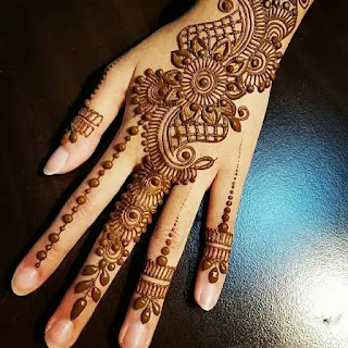 Lace_with_dot_flowers_mehndi_design