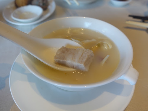 Yè Shanghai 夜上海 K11 Musea - Bamboo shoots, salted pork and bean curd soup (上海醃篤鮮)