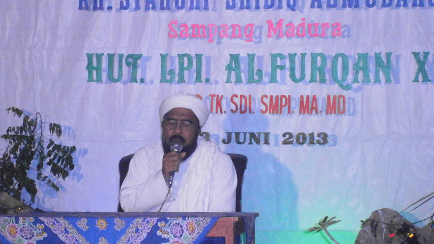 Siraman Rohani oleh KH. Syahuri Shidiq di PonPes Mishbahul Munir.