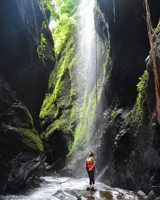 foto air terjun di ranto canyon brebes keren