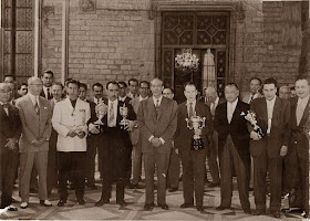 Jugadores y autoridades del XXI Campeonato de España de Ajedrez 1956