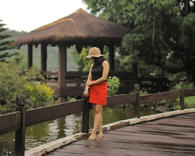 H&M midrib shirt, miss selfridge skirt, Promod hat, lace-up sandals