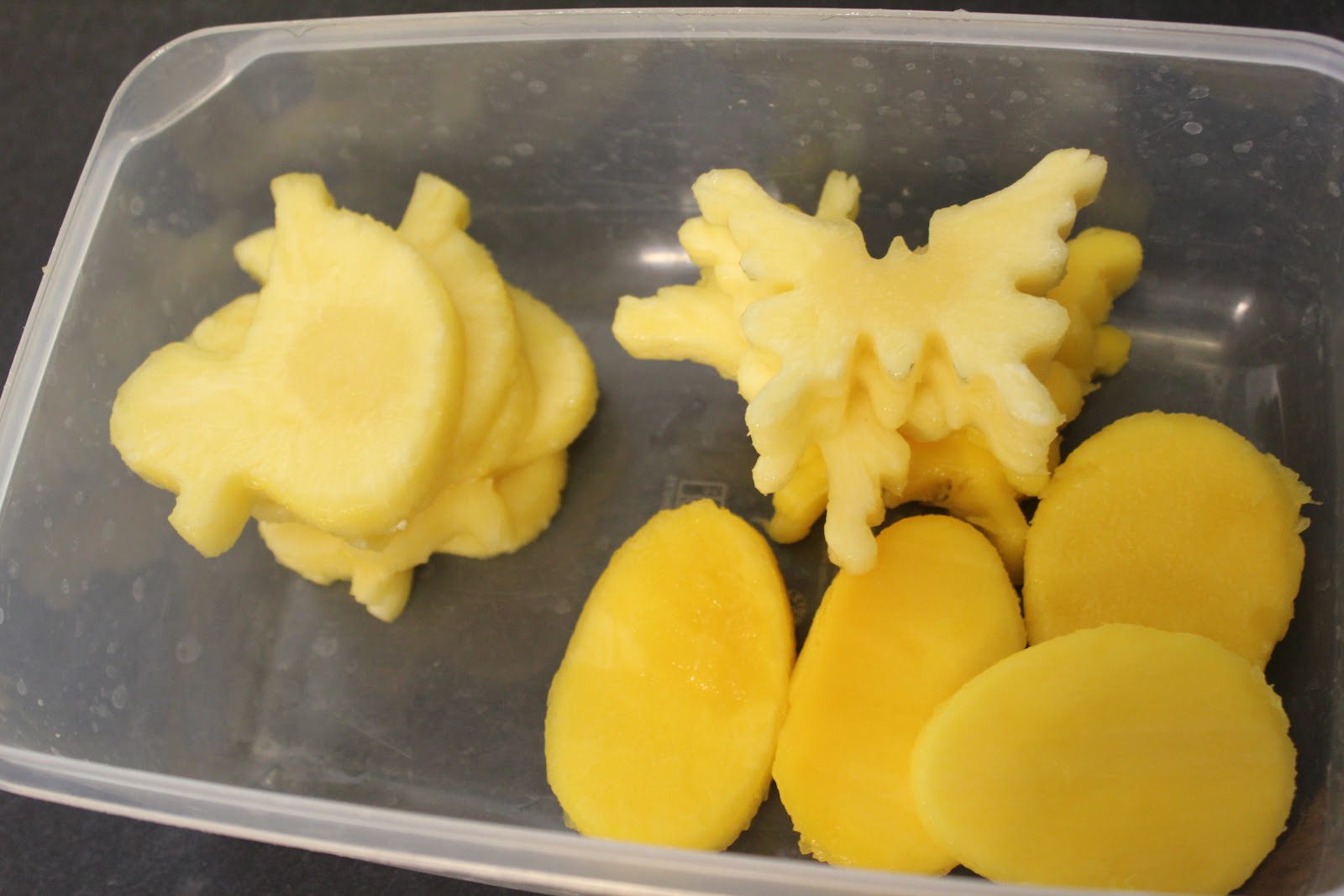 Make Your Own Edible Arrangement Perfect For Spring Mom Endeavors