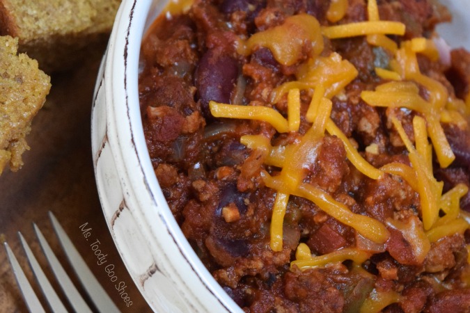Turkey Chili that's healthy and easy to make. Perfect for a chilly day, game-day, or when you need comfort food! | Ms. Toody Goo Shoes