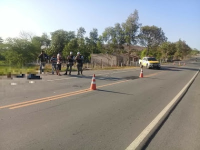 Em Olho D'Água das Flores, colisão entre moto e carro deixa uma pessoa morta e outra ferida na AL-130