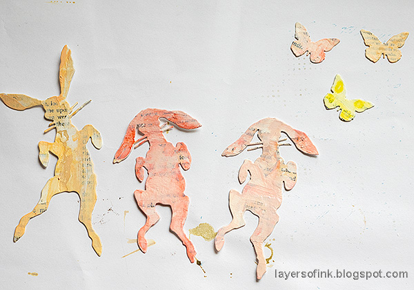 Layers of ink - Pastel Easter Decor with Bunnies tutorial by Anna-Karin Evaldsson. Paint the bunnies and butterflies.