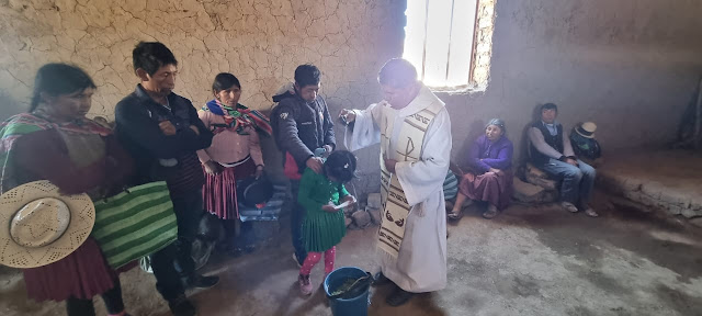 Wir begleiten unsere Gemeinden natürlich bei ihren Feierlichkeiten. Hier in Callampayani, Potosí – Bolivien