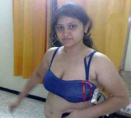 aunty bra photos. mallu+aunty+1 Bra size of fat