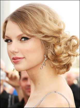 Taylor Swift Celebrity Hairstyle