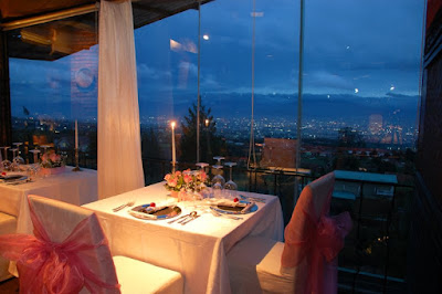 The Peak Bandung, Tempat Wisata Kuliner Romantis untuk Makan Malam