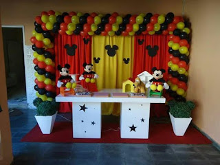 Ideas para mesas de dulces, decoración fiesta cumpleaños Mickey Mouse 13