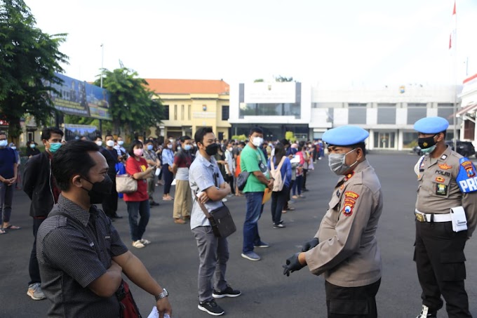 Antusias Masyarakat Berbondong-Bondong Mendatang Gerai Vaksinasi Presisi di Polrestabes Surabaya