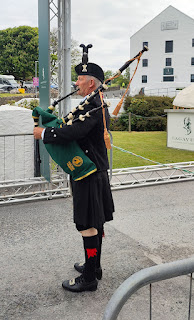 Piper opens the festivities